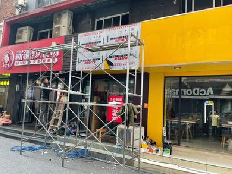 赤壁制作广告招牌如何避免它发黄？